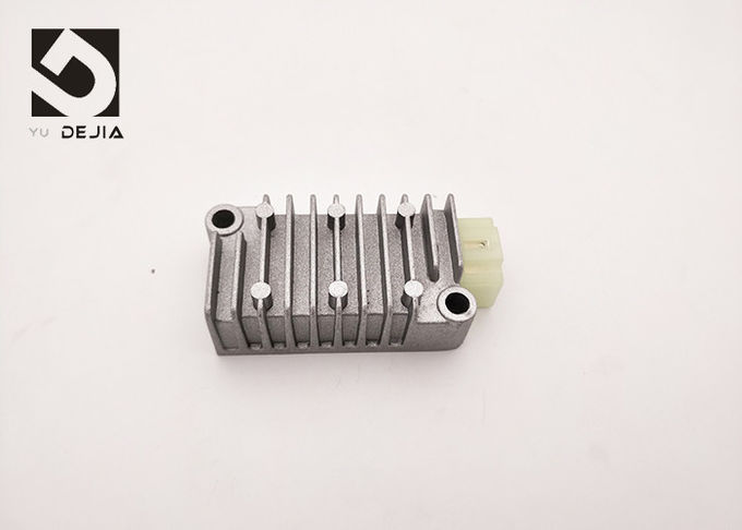De zwarte Yamaha-Gelijkrichter van de Voltageregelgever voor Yamaha LY 125 3TJ 47X 3TJ